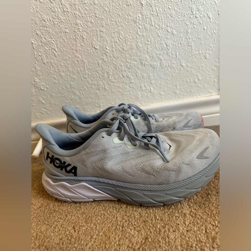 HOKA ARAHI 6 SIZE 9b